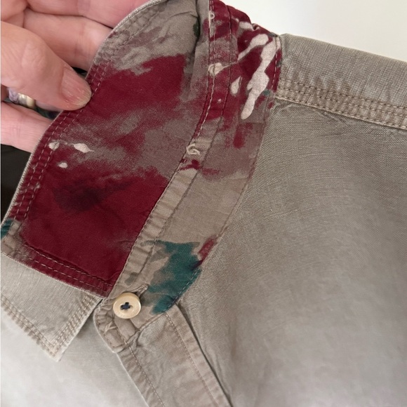 Tommy Bahama Men's Casual Tan Button Down Shirt - Picture 4 of 11